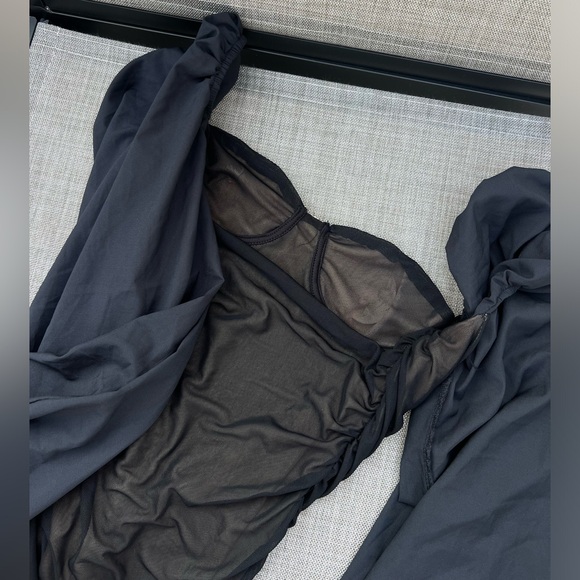 Pretty little things Black tight dress - Picture 2 of 6